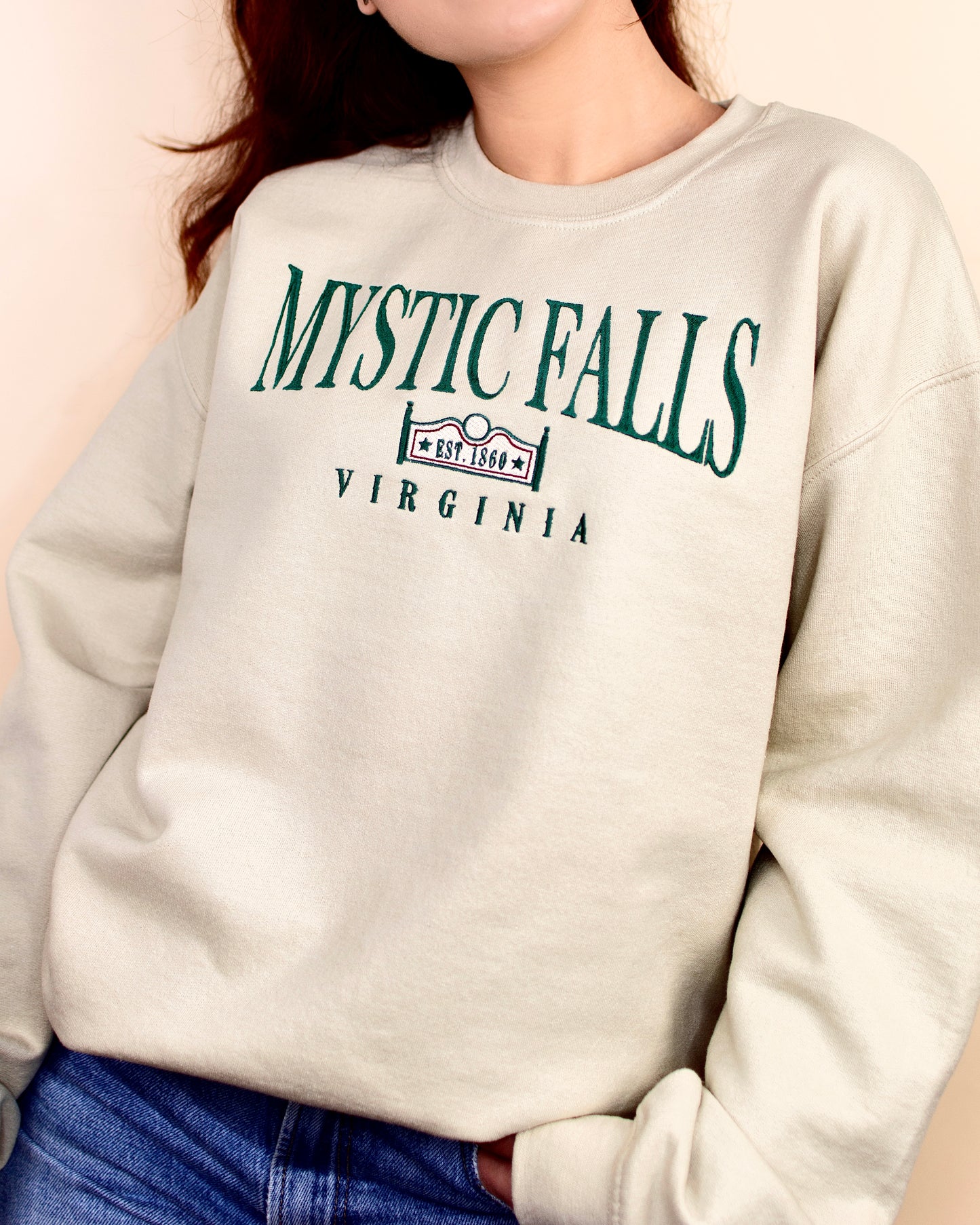 Sudadera estándar Mystic Falls The Vampire Diaries bordada