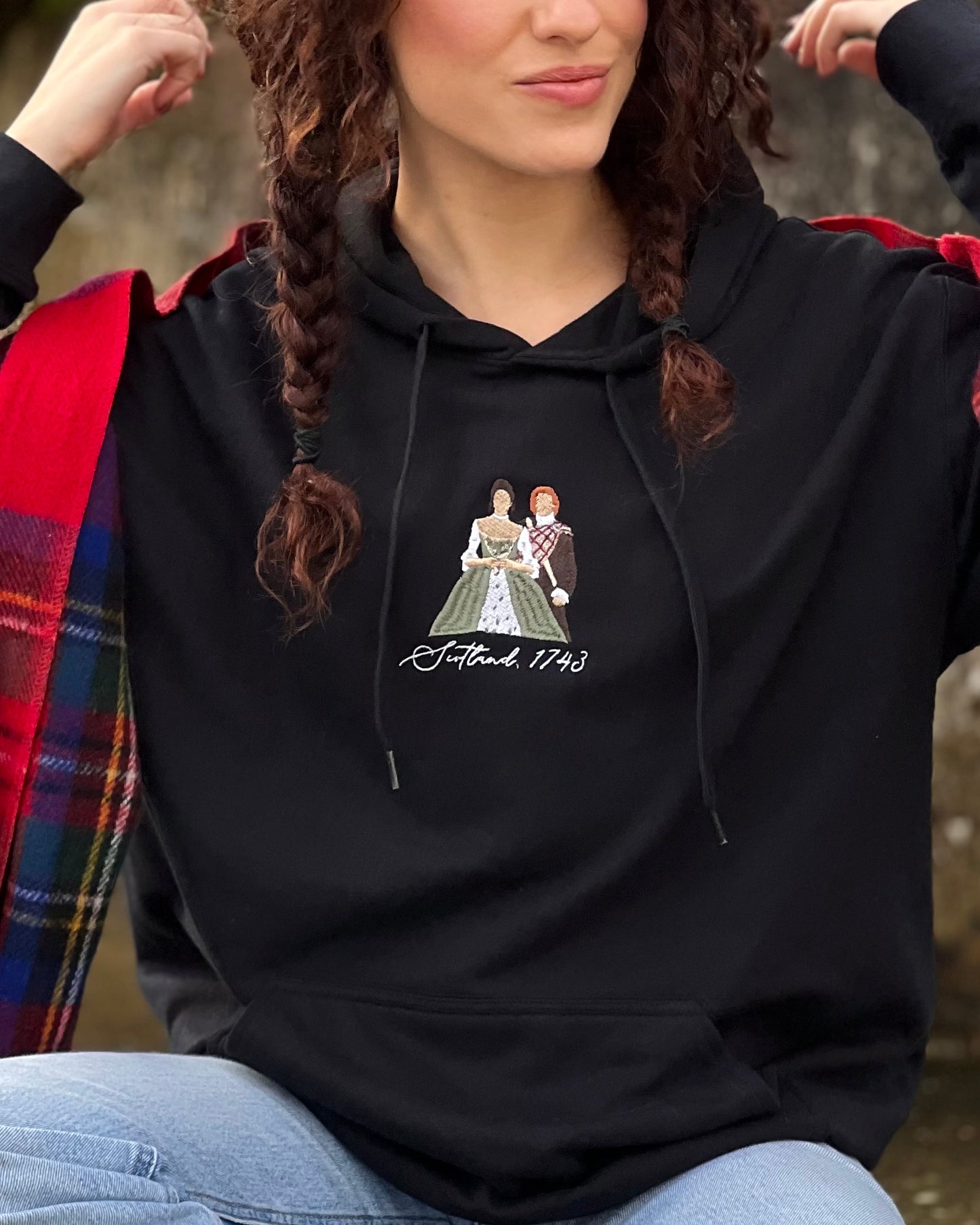 Sudadera estándar Jamie y Claire Outlander bordada