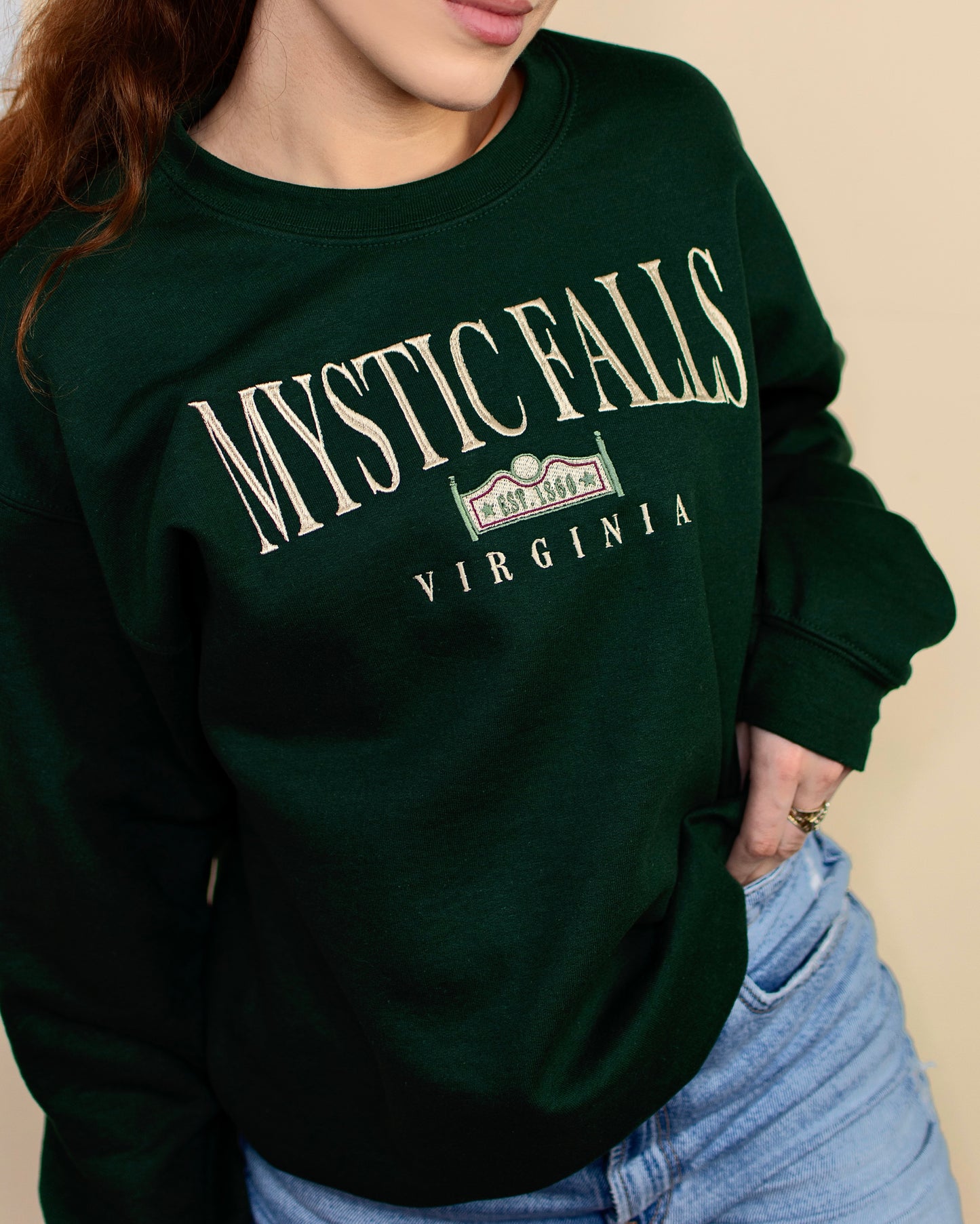 Sudadera estándar Mystic Falls The Vampire Diaries bordada